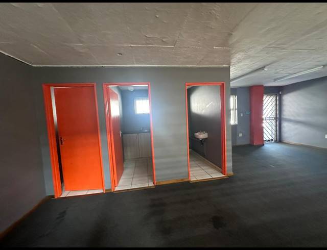 420M² WAREHOUSE TO LET IN SPARTAN